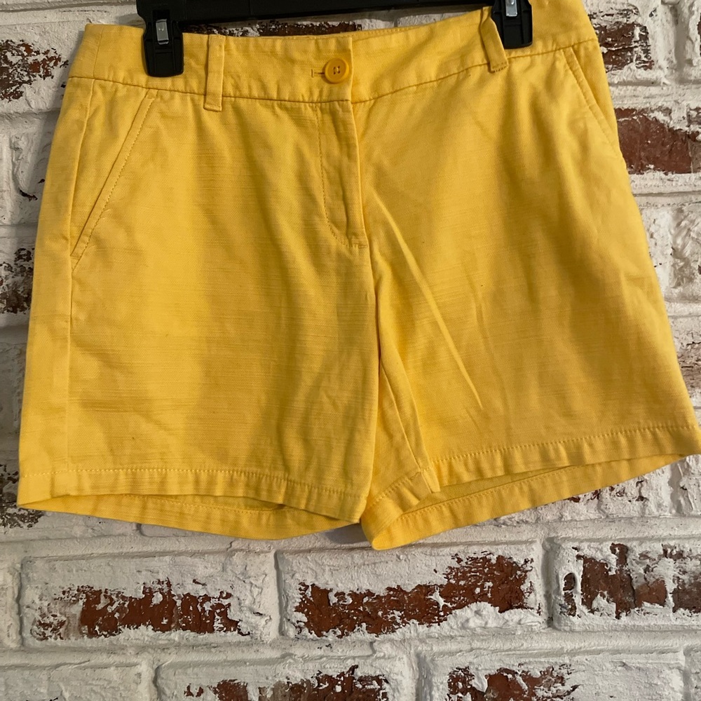 LOFT Women’s Yellow/Gold Shorts Size 0